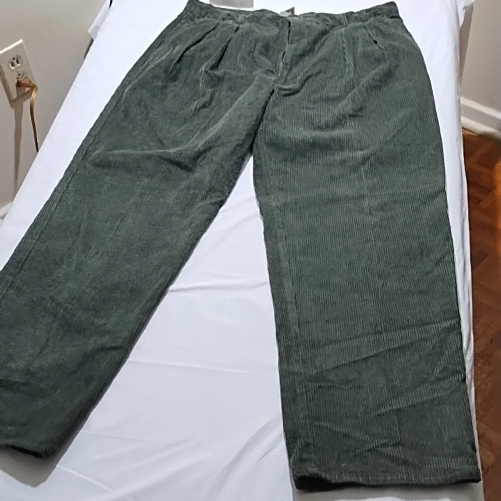 Corduroy pants - Picture 2 of 4